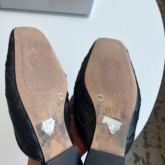 Gently used slide on loafers by Vince Camuto, - Picture 2 of 2